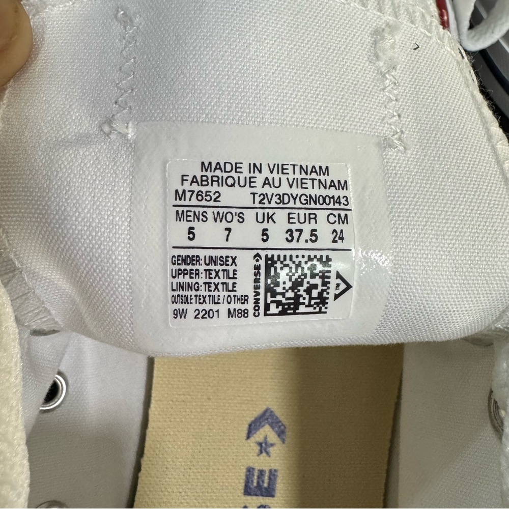 Converse Chuck Taylor All Star Sneaker in Optical White Size 7 - Picture 7 of 7